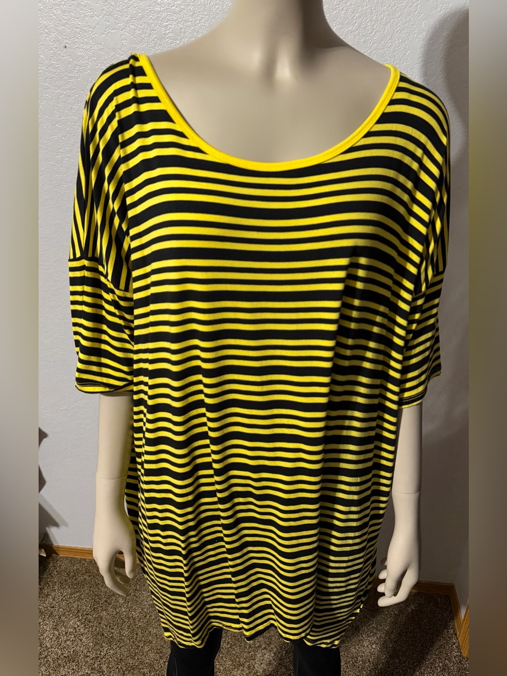 LARGE CLOSET CLEAR OUT ALL LULAROE MAKE AN OFFER BUNDLE NWT OVERSIZED C PICTURES